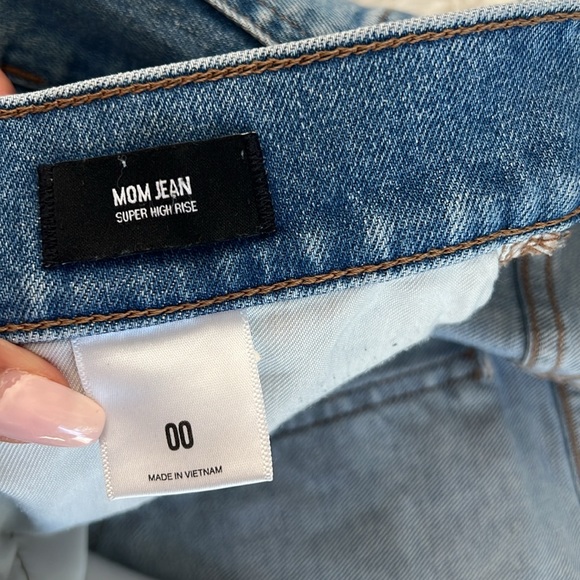 High waist | mom Jean | medium wash | size 00 - Picture 3 of 3